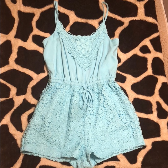 Francesca's Collections Pants - Brand New without tags Super Cute Romper 🌸